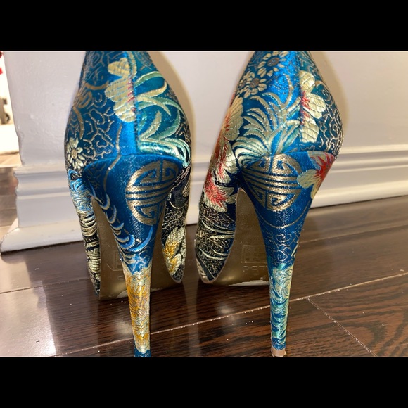 High heels - Picture 3 of 4